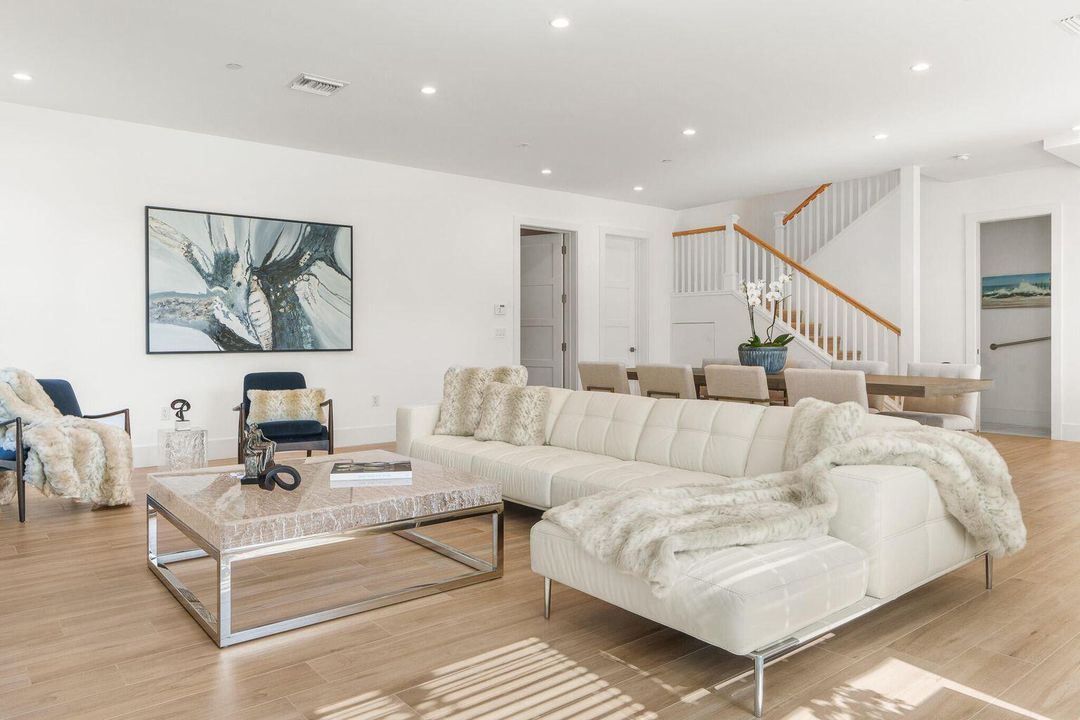 For Rent: $14,750 (3 beds, 3 baths, 2596 Square Feet)