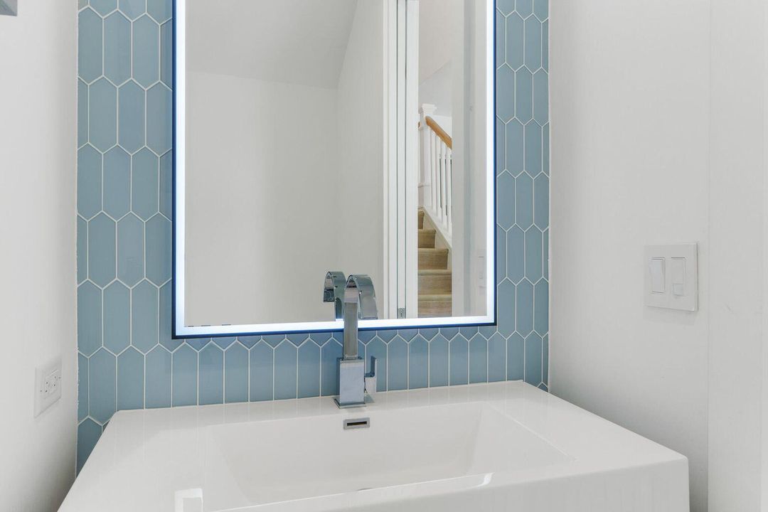 For Rent: $14,750 (3 beds, 3 baths, 2596 Square Feet)