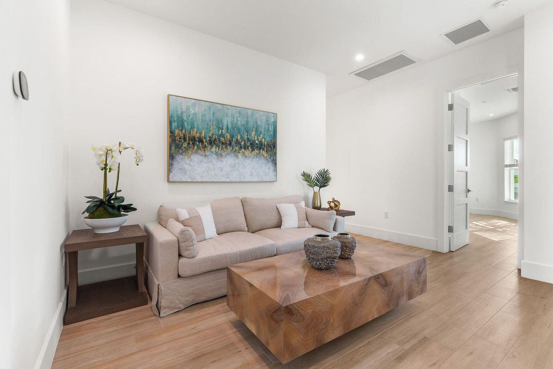 For Rent: $14,750 (3 beds, 3 baths, 2596 Square Feet)