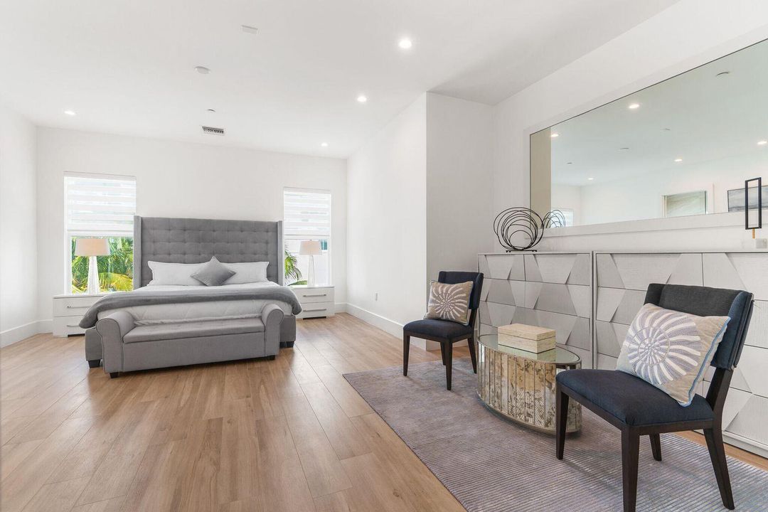 For Rent: $14,750 (3 beds, 3 baths, 2596 Square Feet)