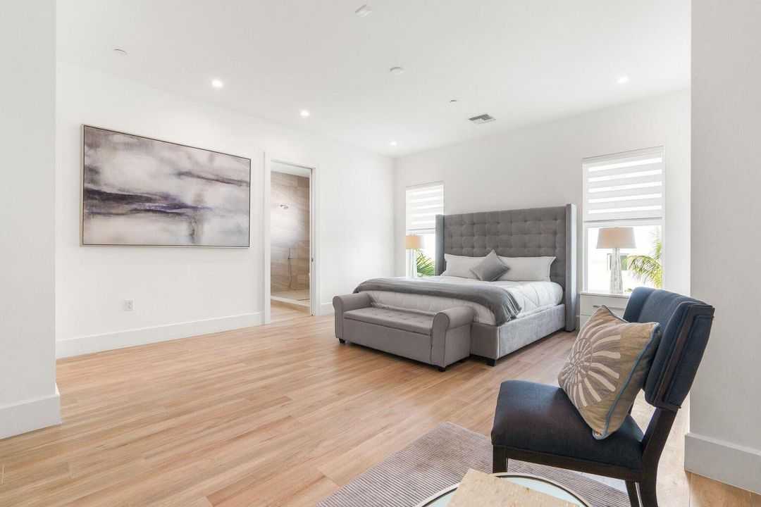 For Rent: $14,750 (3 beds, 3 baths, 2596 Square Feet)