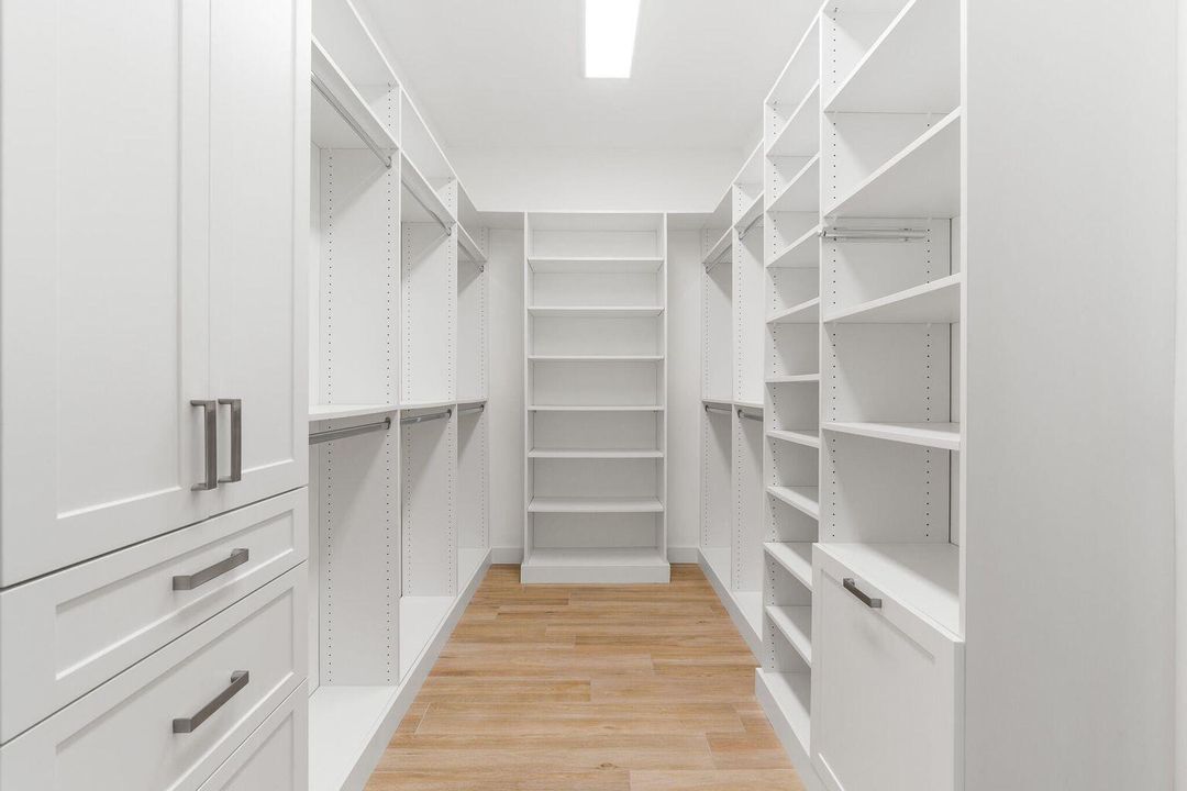 For Rent: $14,750 (3 beds, 3 baths, 2596 Square Feet)