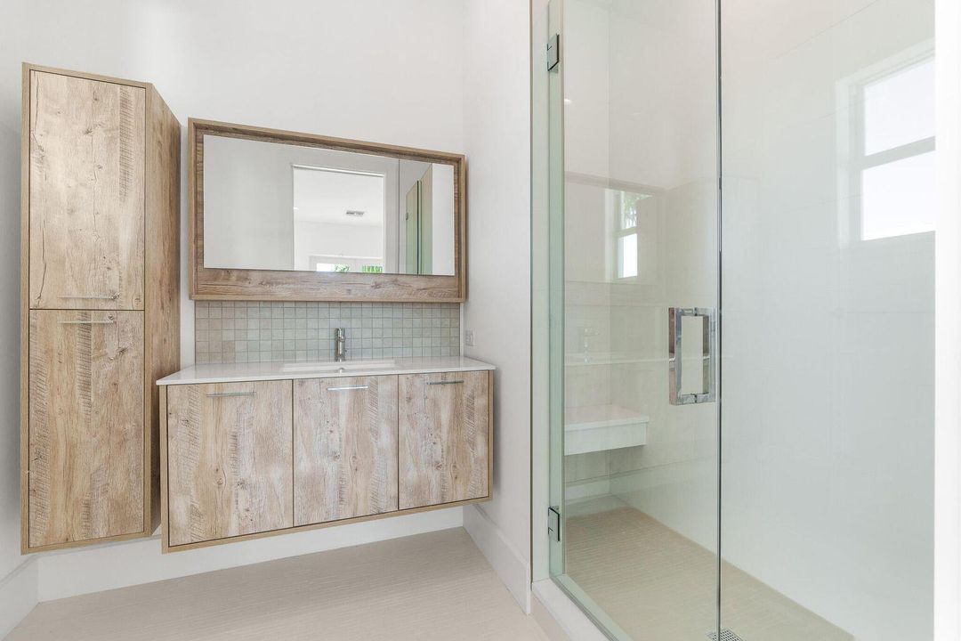 For Rent: $14,750 (3 beds, 3 baths, 2596 Square Feet)