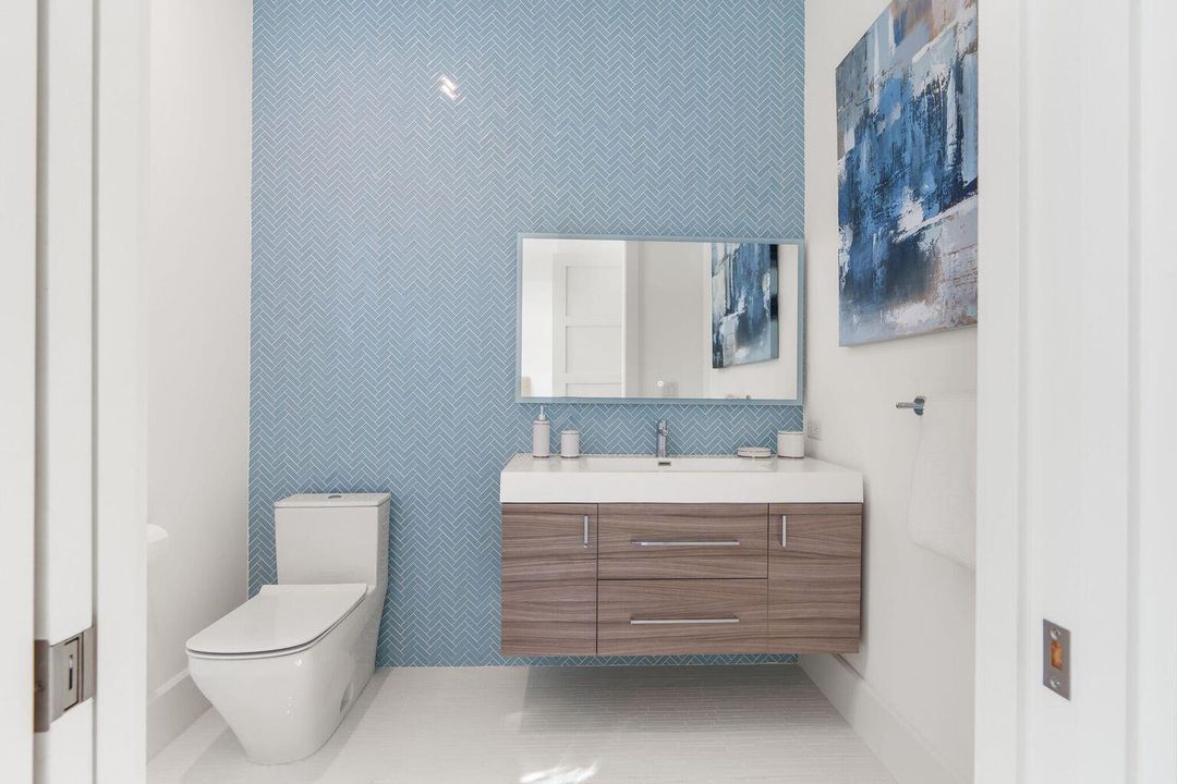 For Rent: $14,750 (3 beds, 3 baths, 2596 Square Feet)