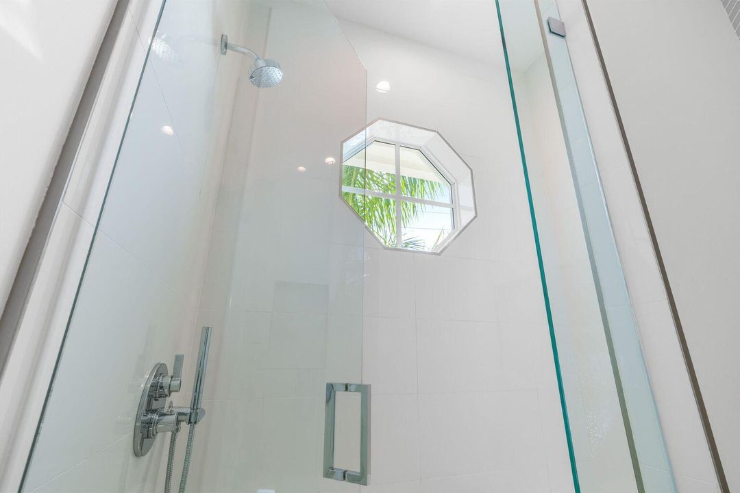 For Rent: $14,750 (3 beds, 3 baths, 2596 Square Feet)