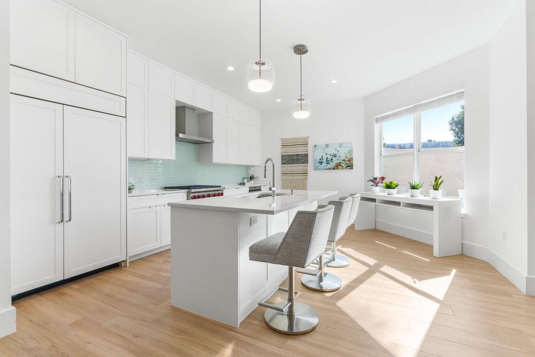 For Rent: $14,750 (3 beds, 3 baths, 2596 Square Feet)