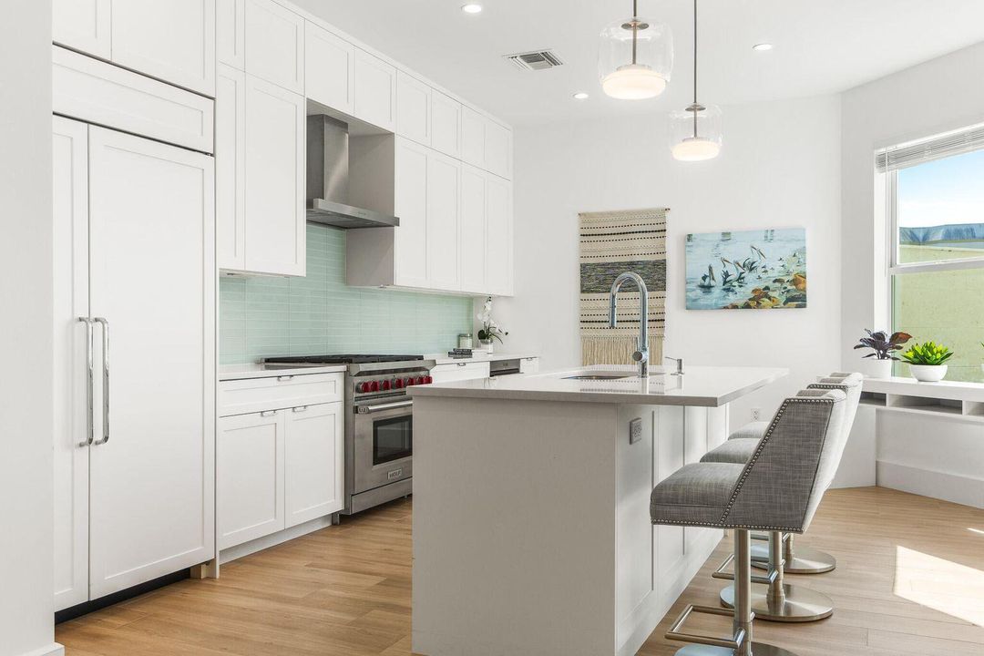 For Rent: $14,750 (3 beds, 3 baths, 2596 Square Feet)