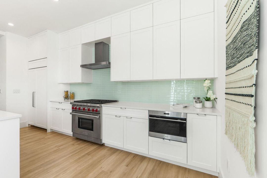 For Rent: $14,750 (3 beds, 3 baths, 2596 Square Feet)