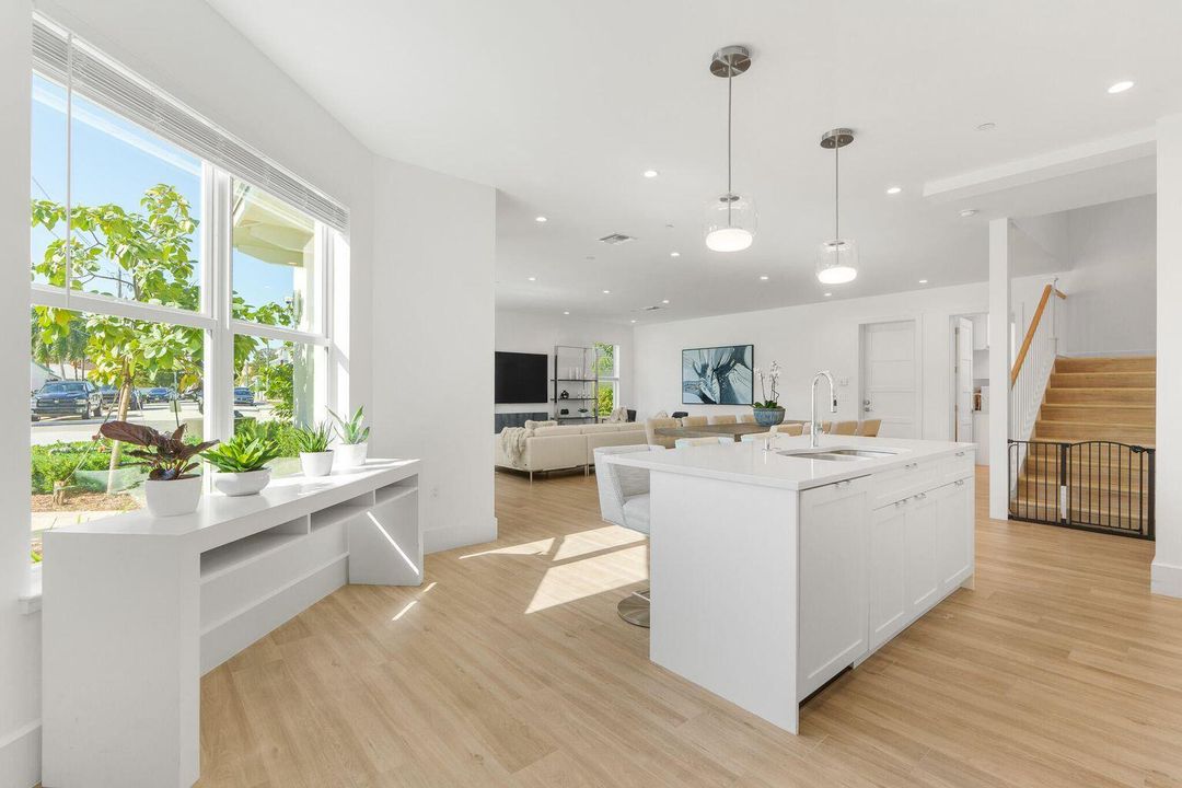 For Rent: $14,750 (3 beds, 3 baths, 2596 Square Feet)