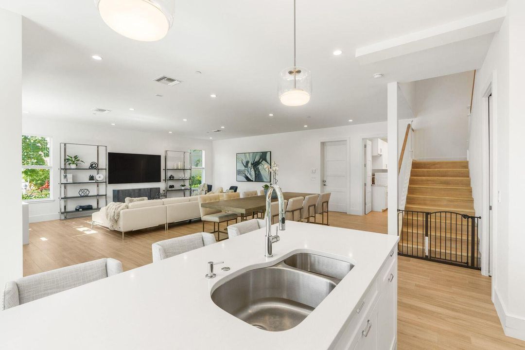 For Rent: $14,750 (3 beds, 3 baths, 2596 Square Feet)