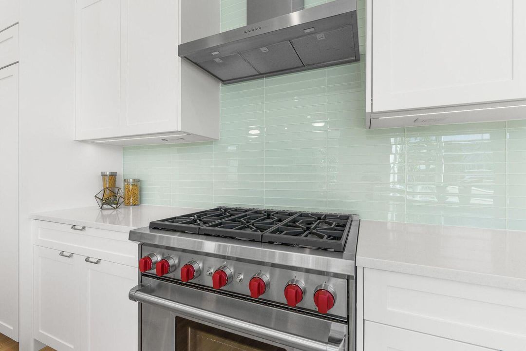 For Rent: $14,750 (3 beds, 3 baths, 2596 Square Feet)