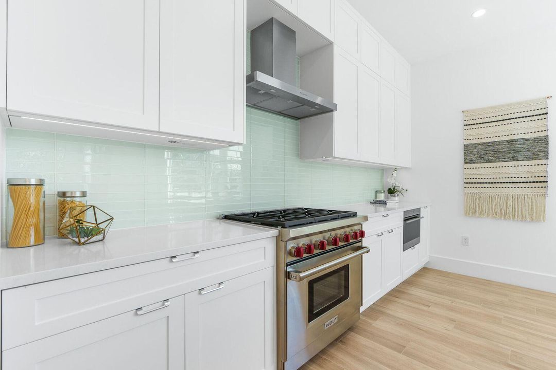 For Rent: $14,750 (3 beds, 3 baths, 2596 Square Feet)