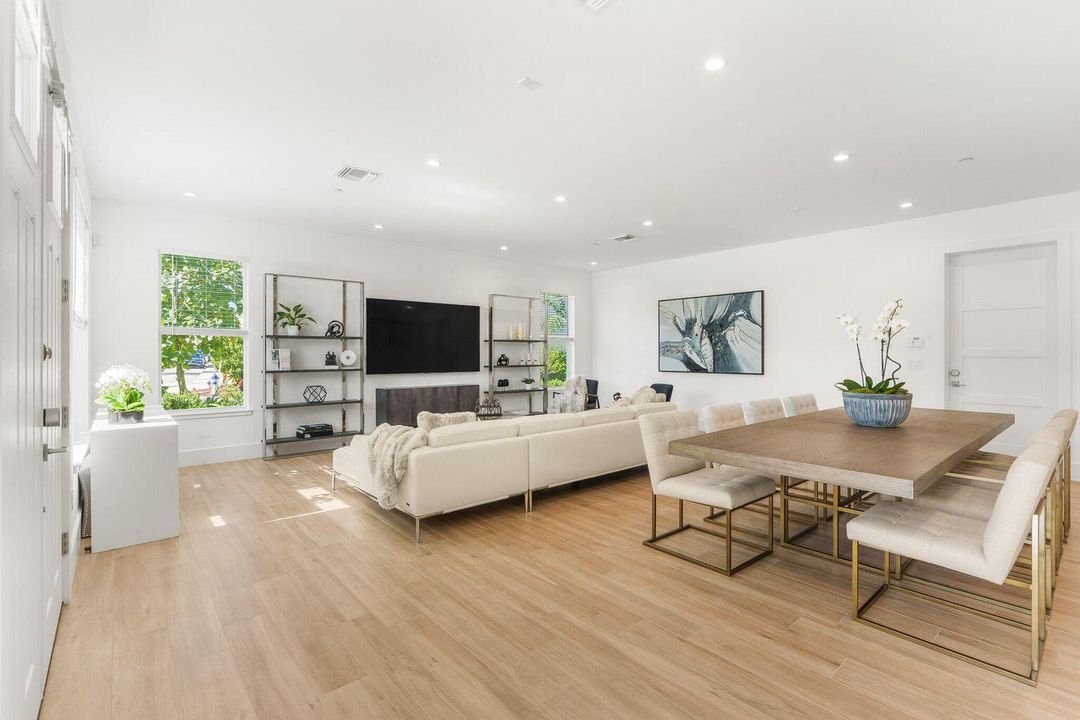 For Rent: $14,750 (3 beds, 3 baths, 2596 Square Feet)