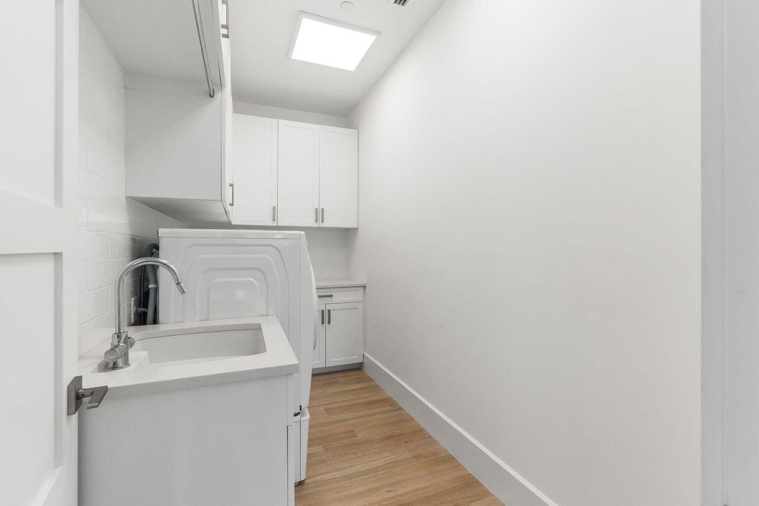 For Rent: $14,750 (3 beds, 3 baths, 2596 Square Feet)