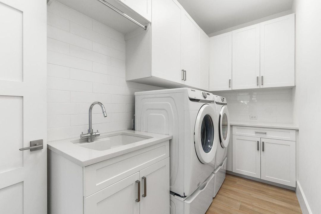 For Rent: $14,750 (3 beds, 3 baths, 2596 Square Feet)