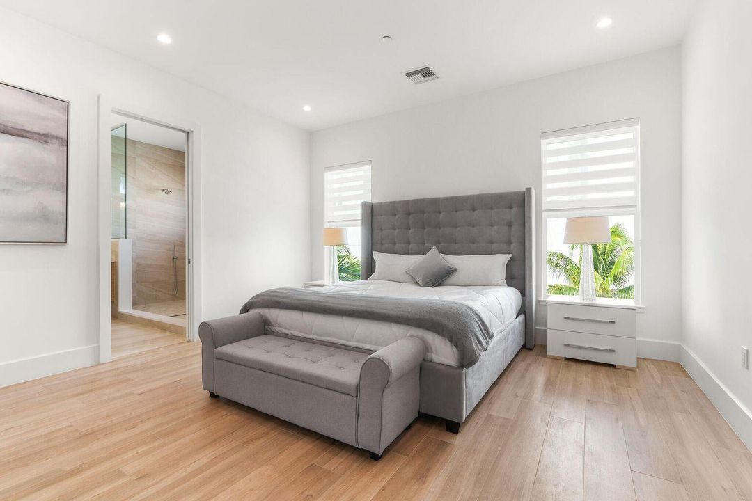 For Rent: $14,750 (3 beds, 3 baths, 2596 Square Feet)