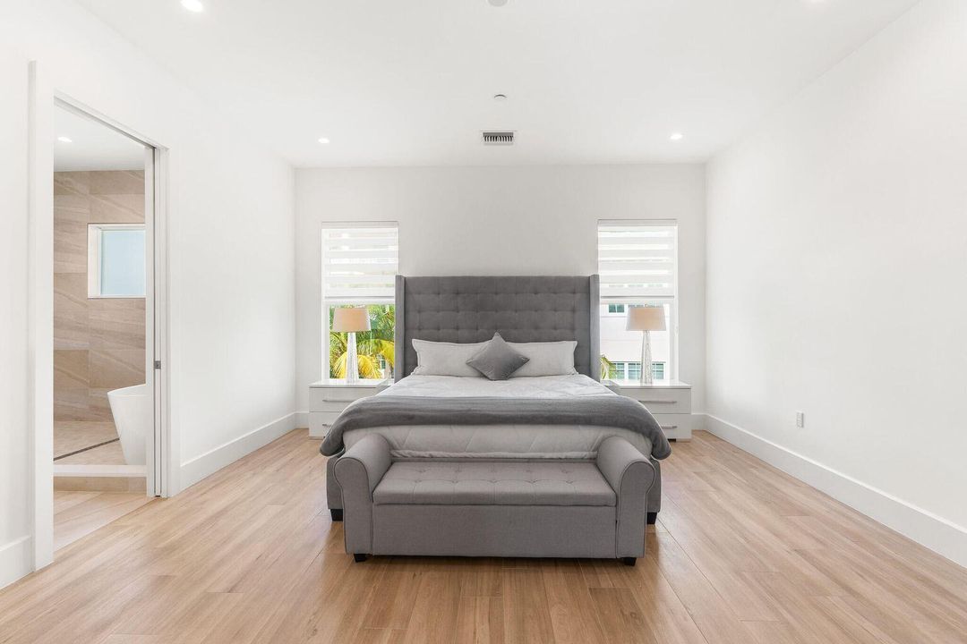 For Rent: $14,750 (3 beds, 3 baths, 2596 Square Feet)