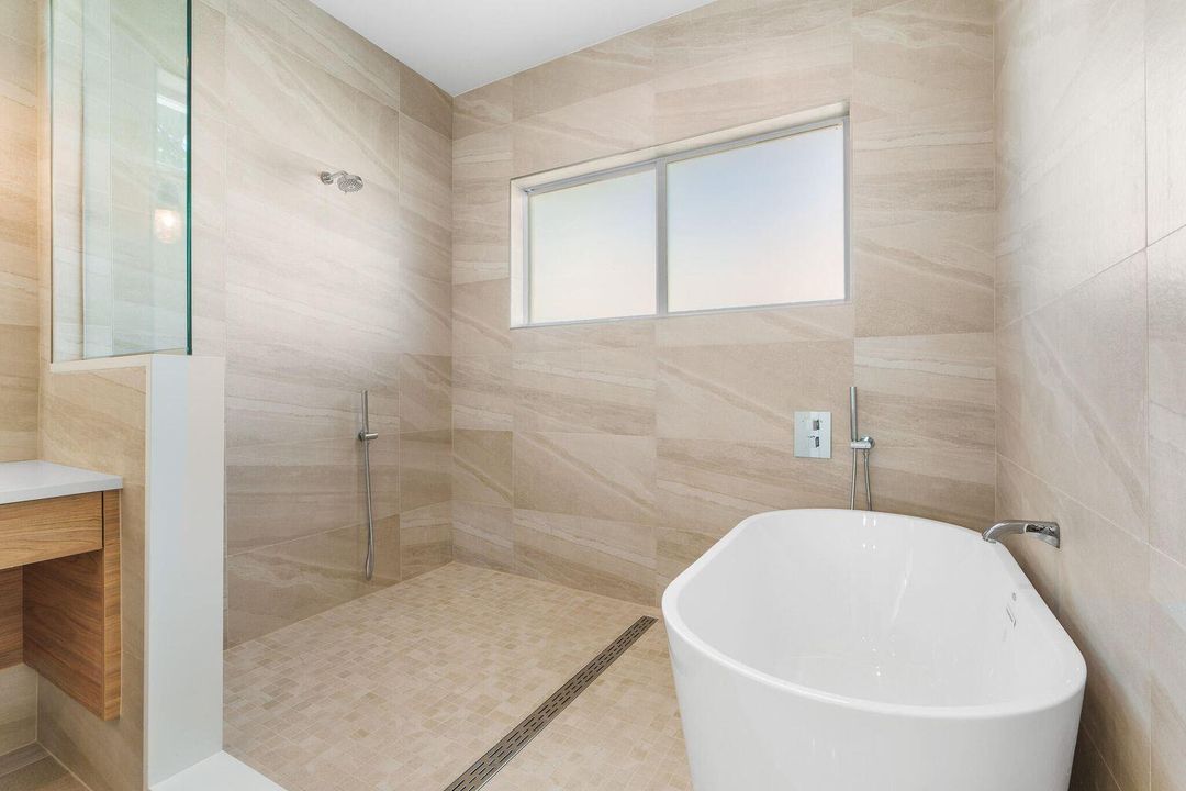 For Rent: $14,750 (3 beds, 3 baths, 2596 Square Feet)