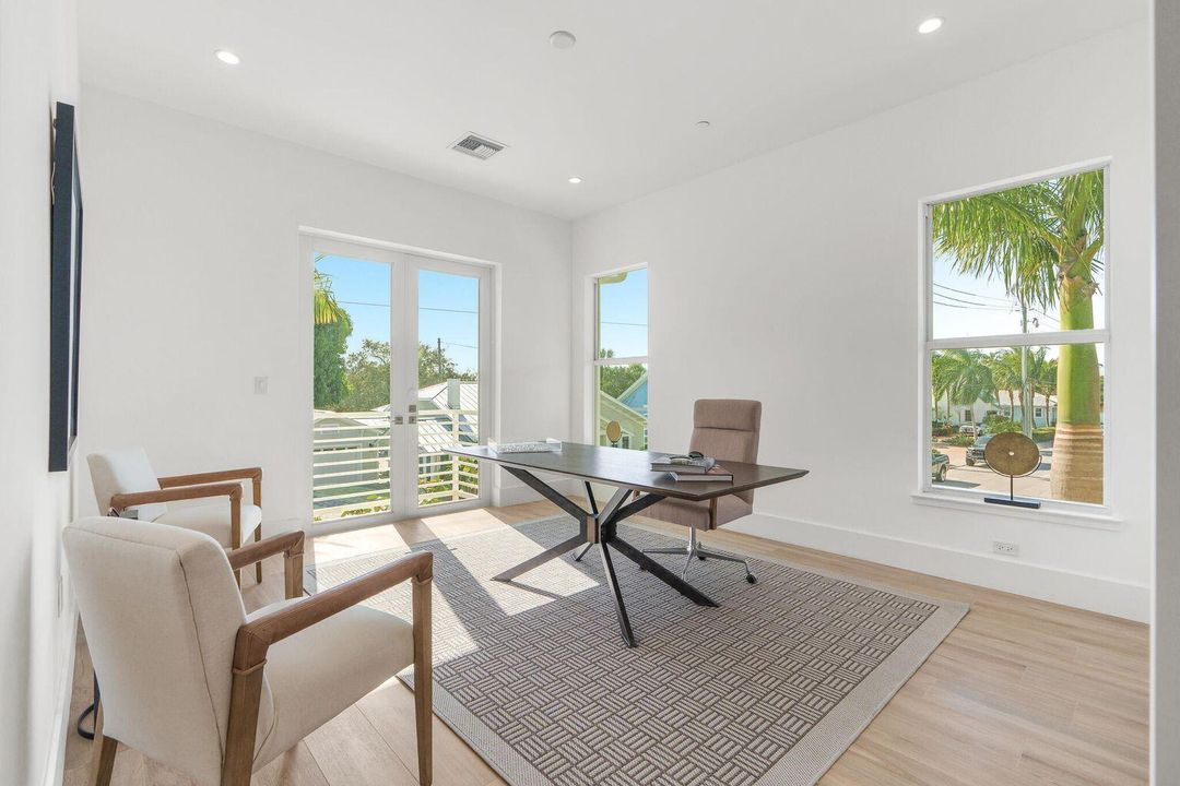 For Rent: $14,750 (3 beds, 3 baths, 2596 Square Feet)