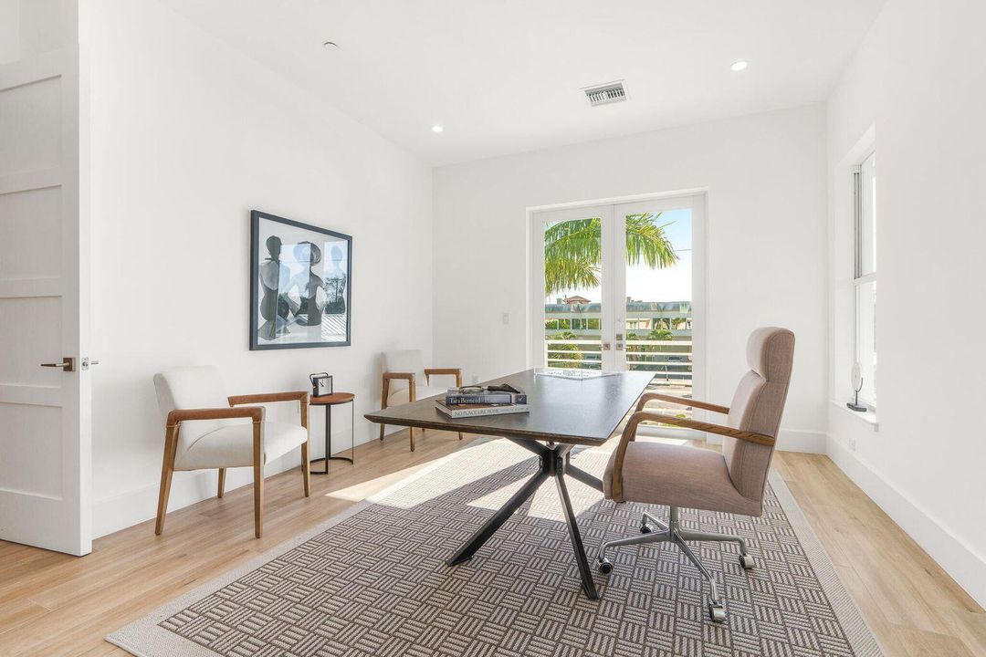 For Rent: $14,750 (3 beds, 3 baths, 2596 Square Feet)