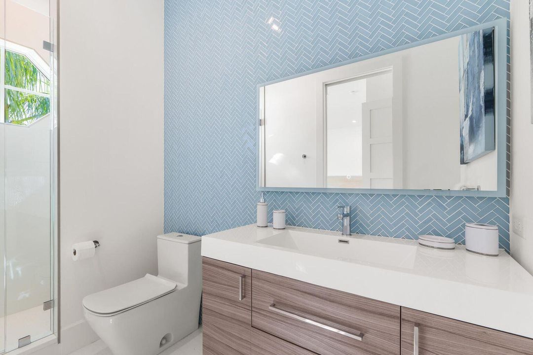 For Rent: $14,750 (3 beds, 3 baths, 2596 Square Feet)