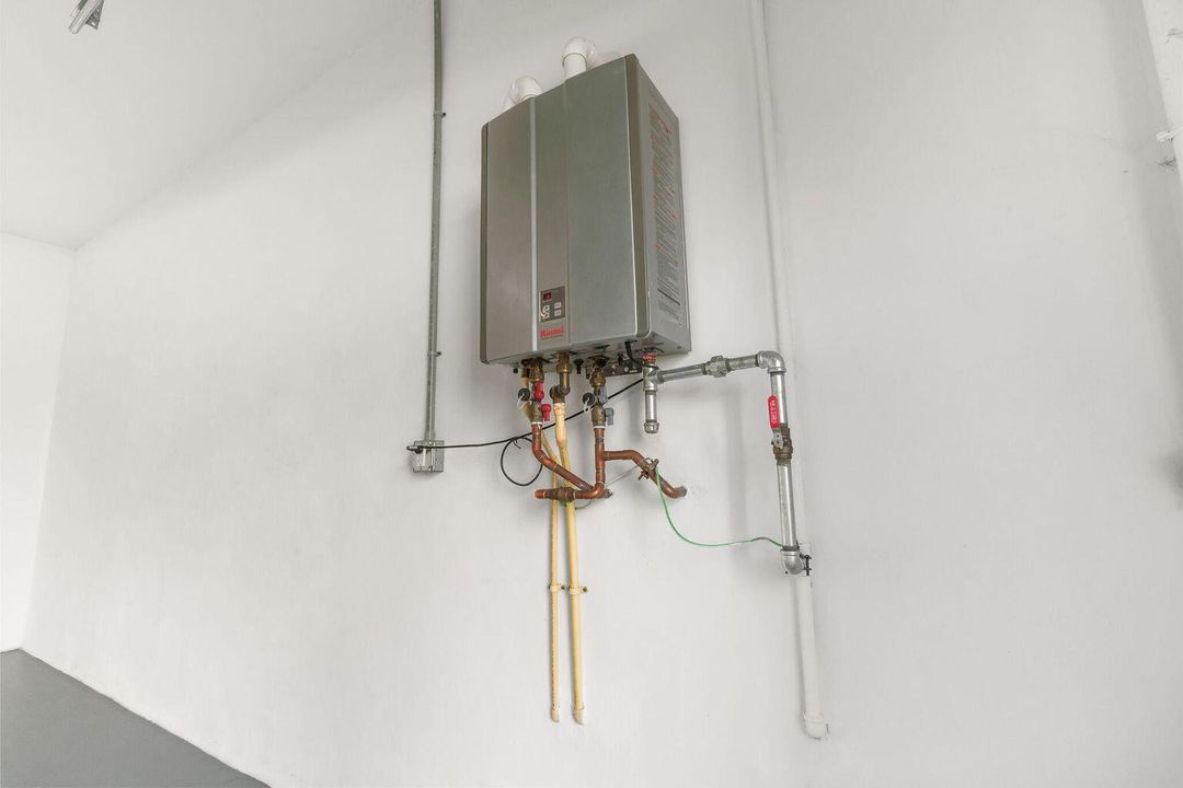 For Rent: $14,750 (3 beds, 3 baths, 2596 Square Feet)