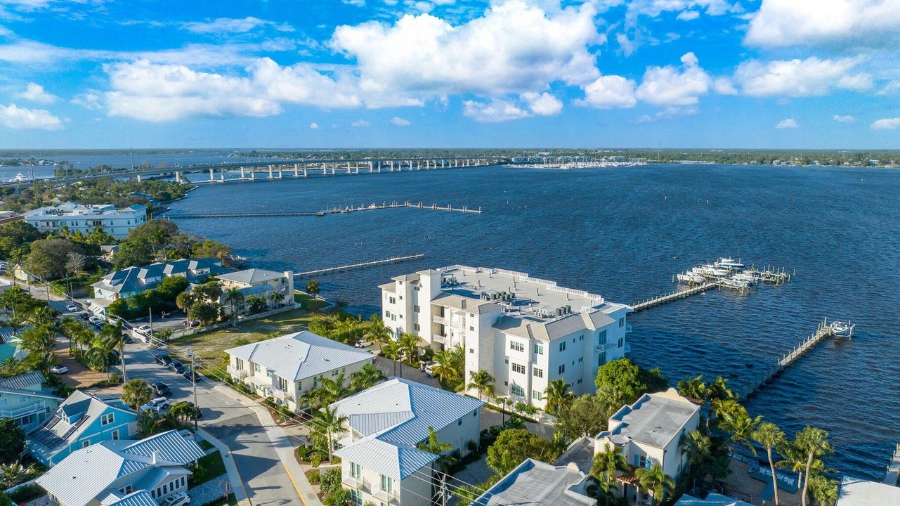 For Rent: $14,750 (3 beds, 3 baths, 2596 Square Feet)