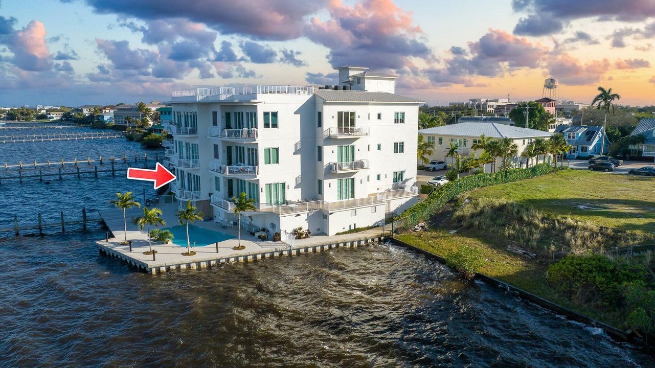 For Rent: $14,750 (3 beds, 3 baths, 2596 Square Feet)