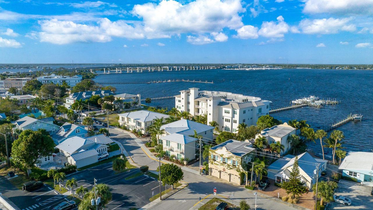 For Rent: $14,750 (3 beds, 3 baths, 2596 Square Feet)