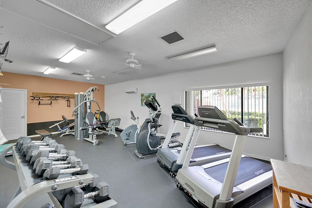 На продажу: $425,000 (2 спален, 2 ванн, 1272 Квадратных фут)