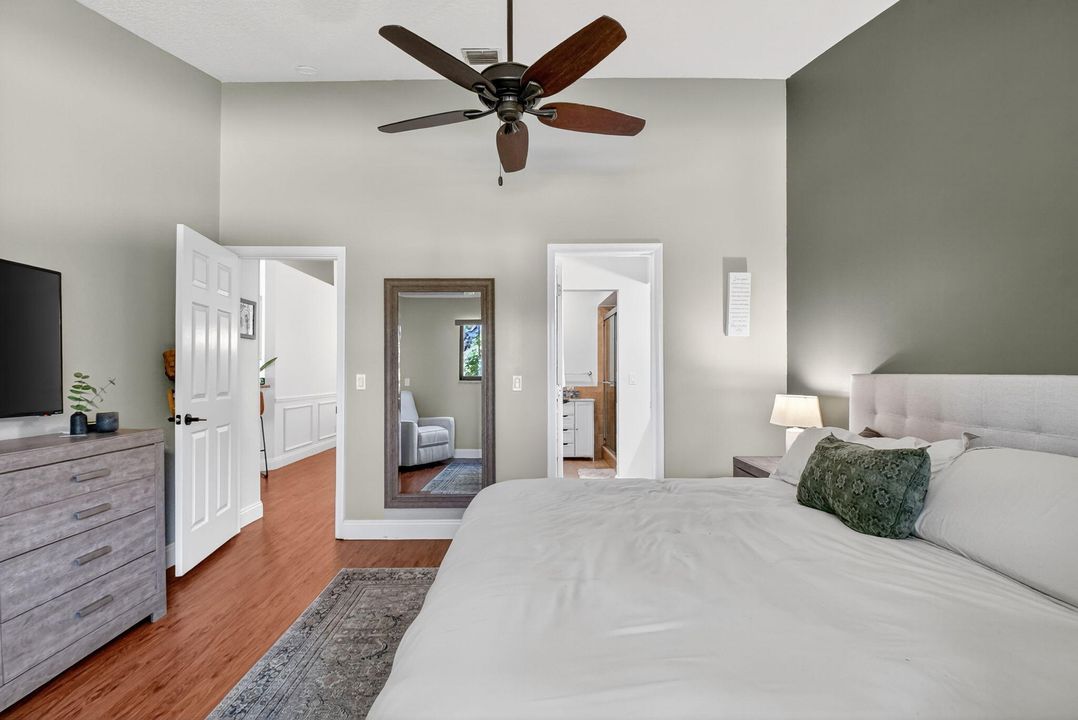 合同活跃: $3,000 (3 贝兹, 2 浴室, 1242 平方英尺)