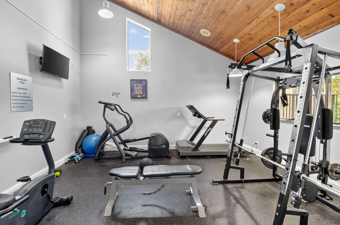 合同活跃: $3,000 (3 贝兹, 2 浴室, 1242 平方英尺)