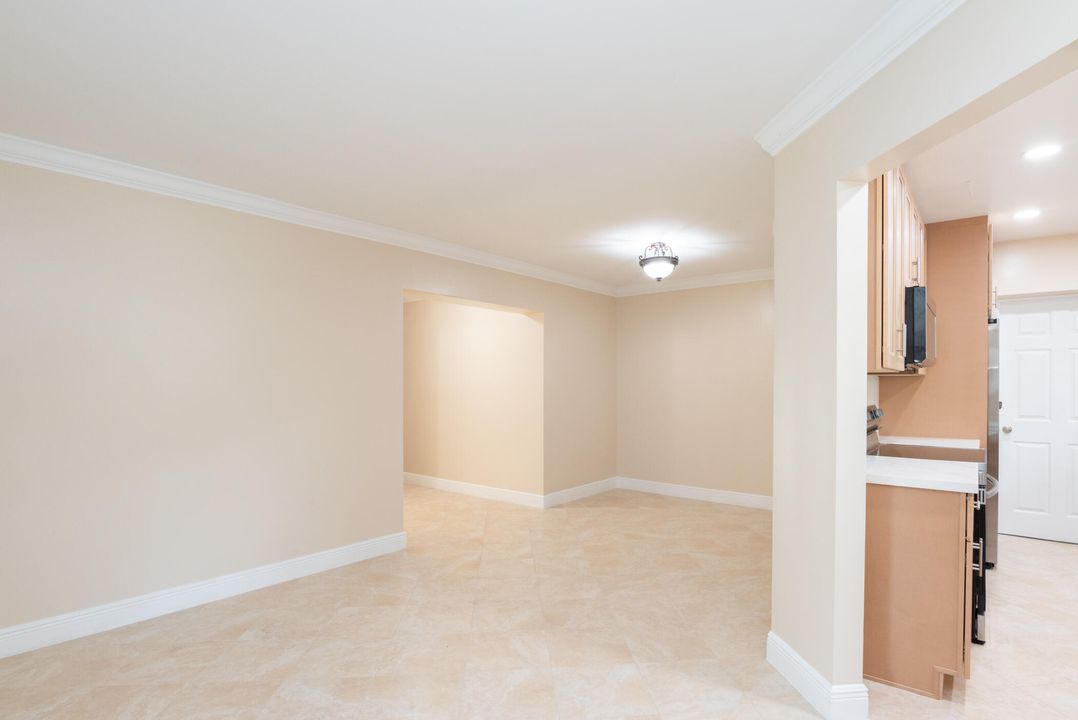 合同活跃: $4,500 (3 贝兹, 2 浴室, 1538 平方英尺)