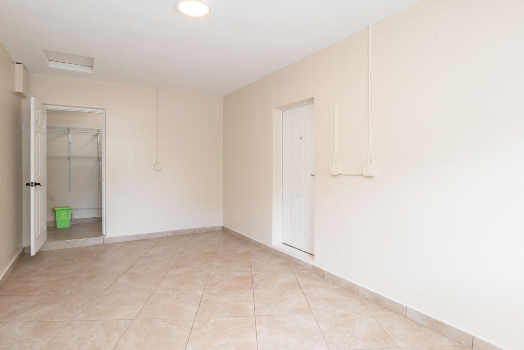 合同活跃: $4,500 (3 贝兹, 2 浴室, 1538 平方英尺)