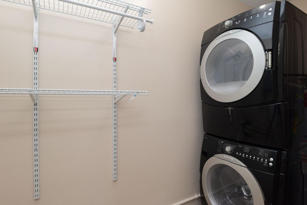 合同活跃: $4,500 (3 贝兹, 2 浴室, 1538 平方英尺)