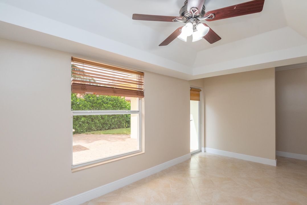 合同活跃: $4,500 (3 贝兹, 2 浴室, 1538 平方英尺)