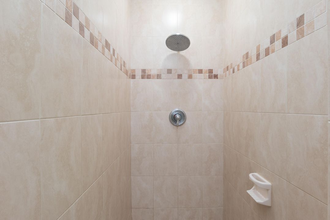 合同活跃: $4,500 (3 贝兹, 2 浴室, 1538 平方英尺)