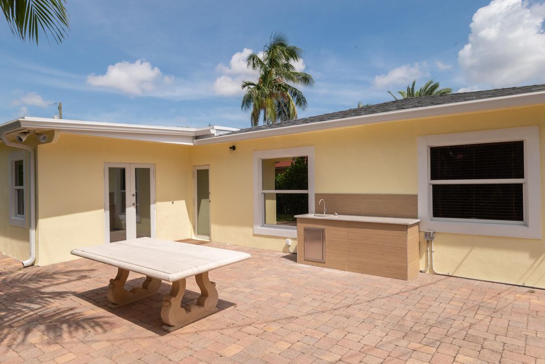 合同活跃: $4,500 (3 贝兹, 2 浴室, 1538 平方英尺)