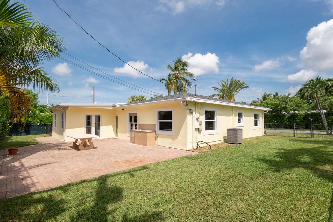 合同活跃: $4,500 (3 贝兹, 2 浴室, 1538 平方英尺)