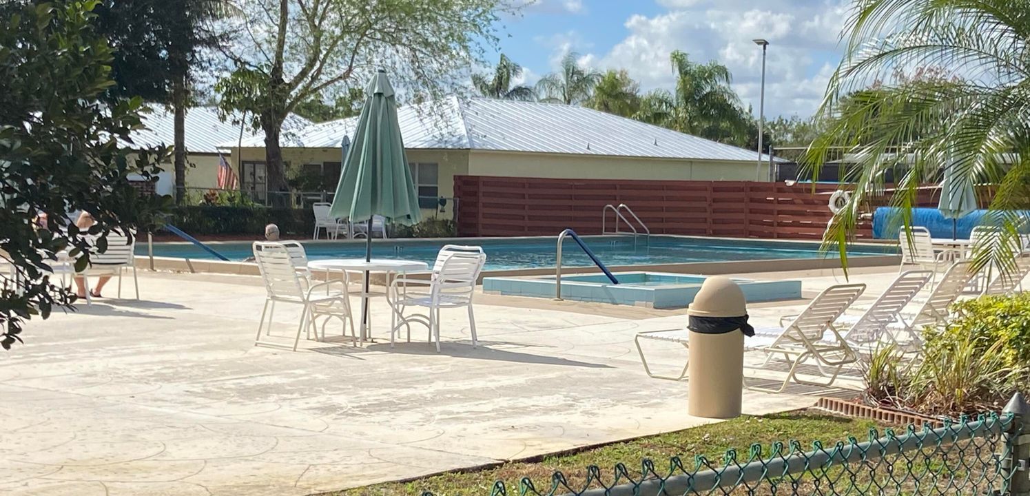 На продажу: $45,000 (2 спален, 2 ванн, 1400 Квадратных фут)