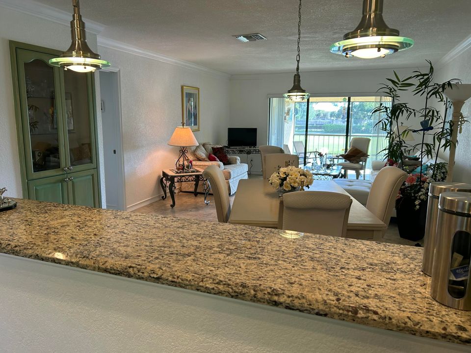 Active With Contract: $210,000 (2 beds, 2 baths, 1266 Square Feet)