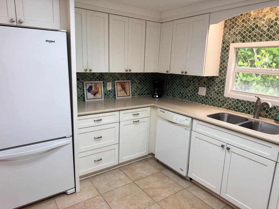 На продажу: $625,000 (2 спален, 1 ванн, 1100 Квадратных фут)