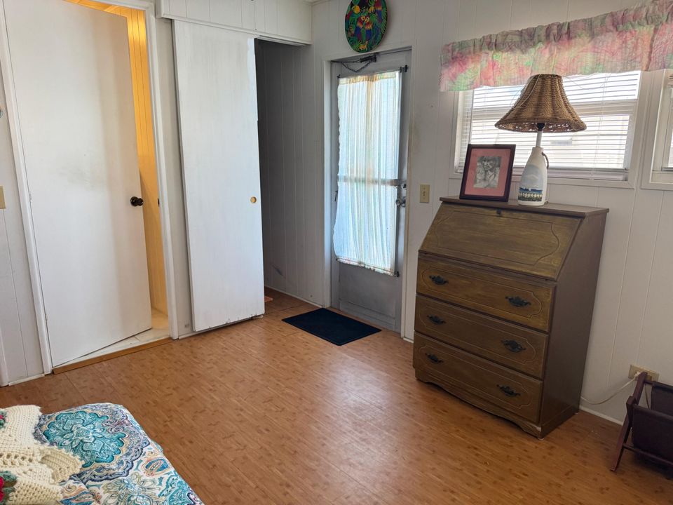 На продажу: $625,000 (2 спален, 1 ванн, 1100 Квадратных фут)