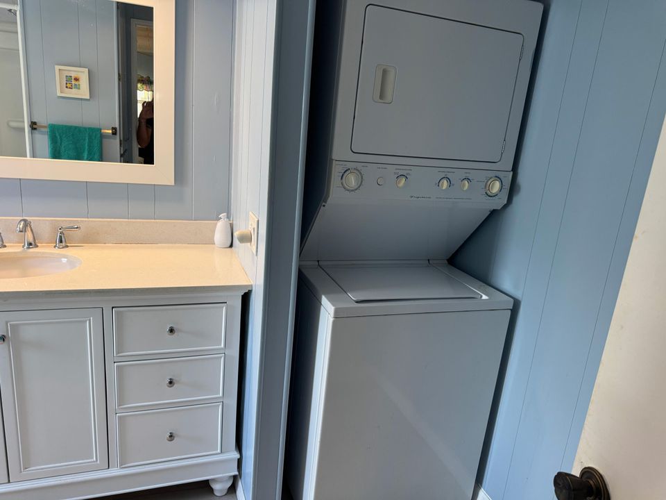 На продажу: $625,000 (2 спален, 1 ванн, 1100 Квадратных фут)