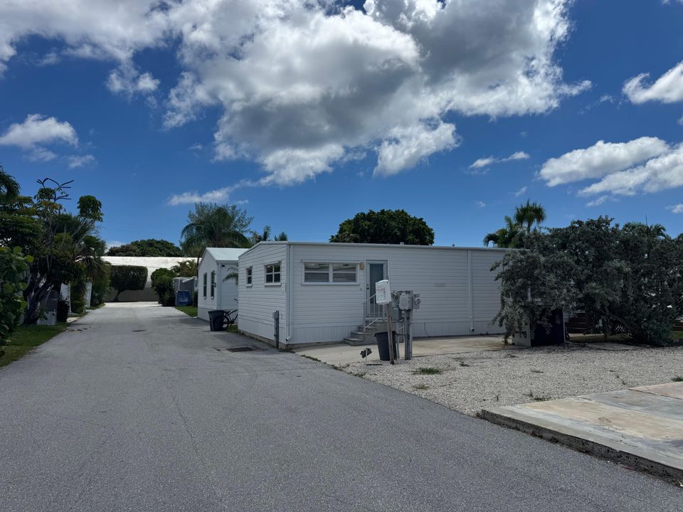 На продажу: $625,000 (2 спален, 1 ванн, 1100 Квадратных фут)