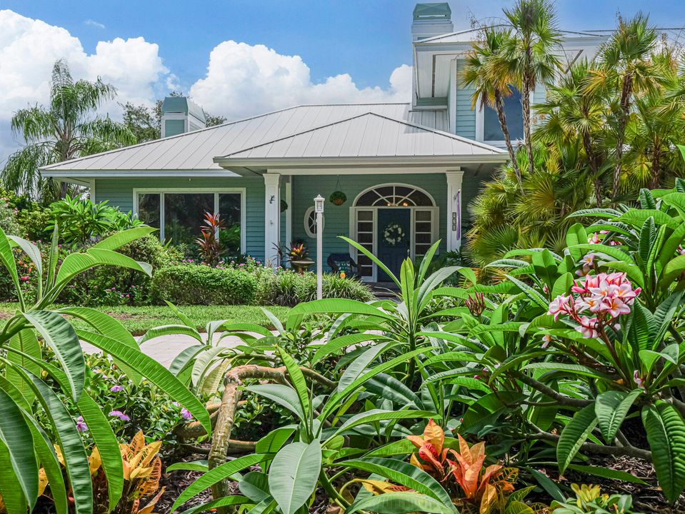 For Sale: $1,685,000 (4 beds, 3 baths, 3728 Square Feet)