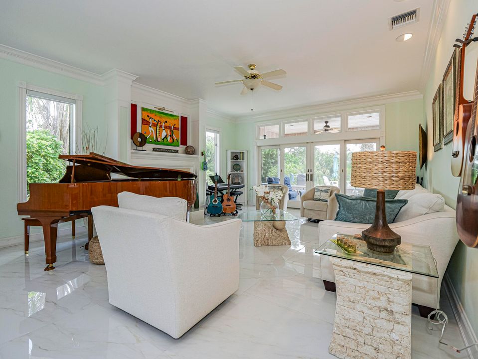 For Sale: $1,685,000 (4 beds, 3 baths, 3728 Square Feet)