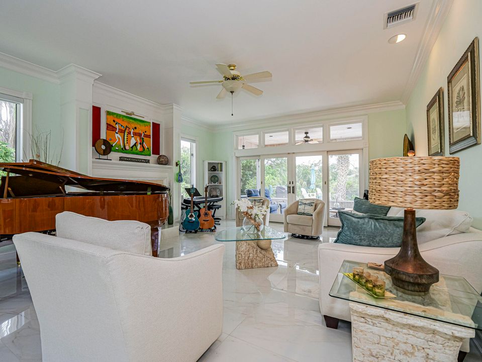 For Sale: $1,685,000 (4 beds, 3 baths, 3728 Square Feet)