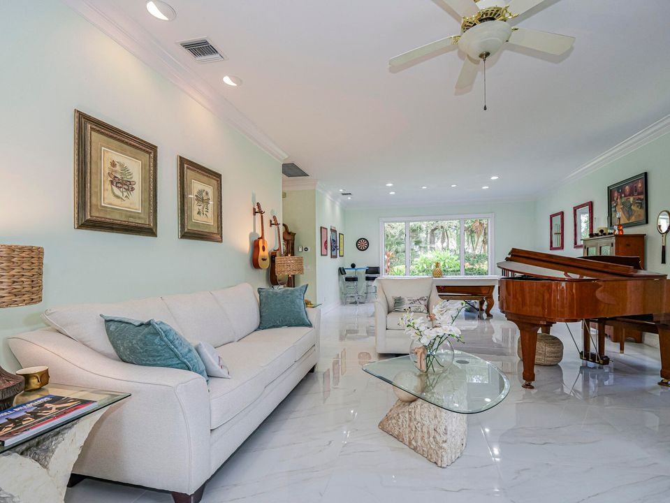 For Sale: $1,685,000 (4 beds, 3 baths, 3728 Square Feet)