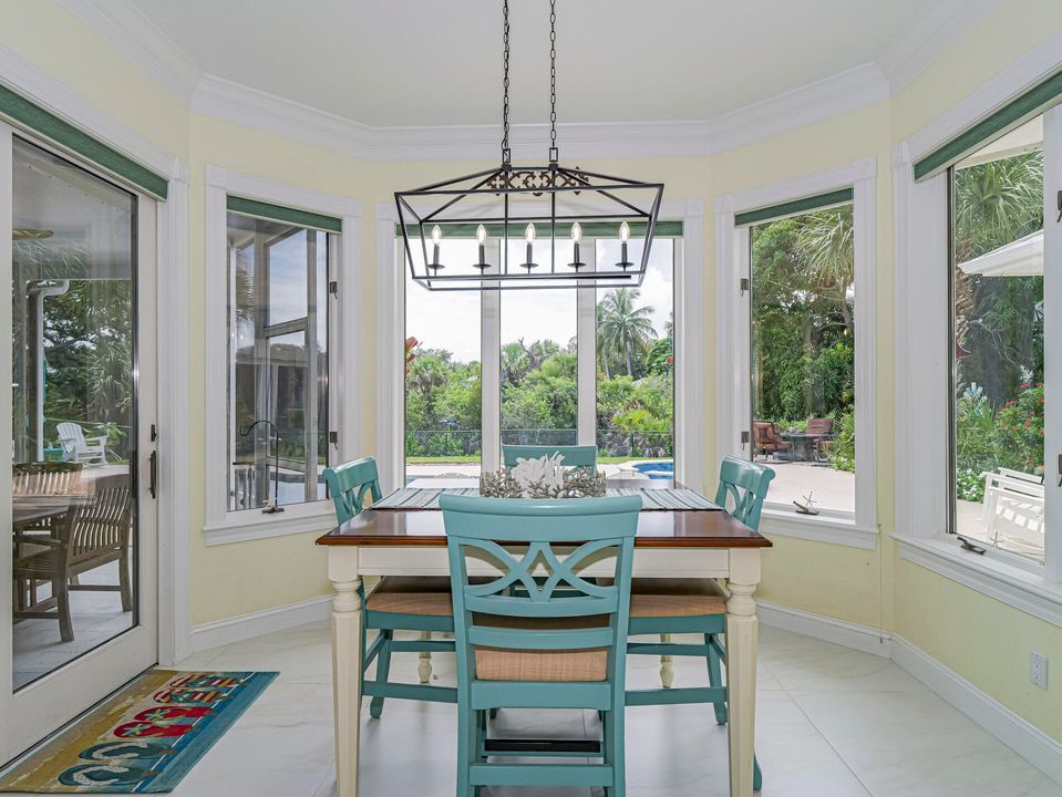 For Sale: $1,685,000 (4 beds, 3 baths, 3728 Square Feet)